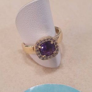 Anello con pietra Viola da Donna Aquaforte